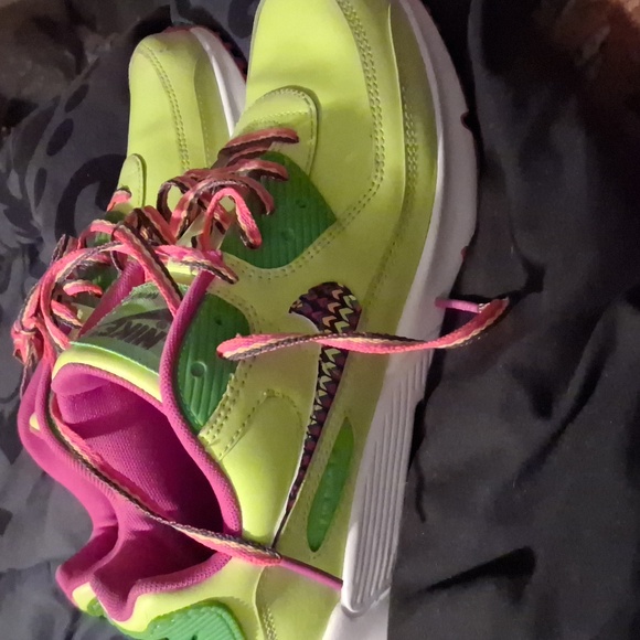 Nike Women's Vibrant Green and Pink Sneakers - Picture 1 of 3